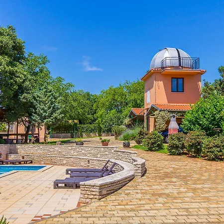 Mit Grossem Pool, Gym, Tischtennis, Kicker, Observatorium, Volleyballplatz Appartement *