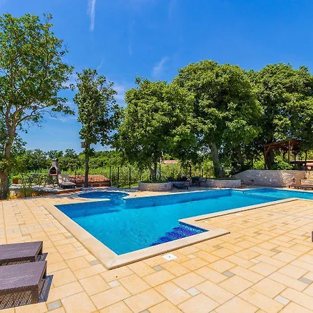 Appartement Mit Grossem Pool, Gym, Tischtennis, Kicker, Observatorium, Volleyballplatz *